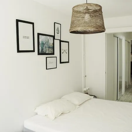 Design Apartment For 4 People In Antibes By Weekome 昂蒂布