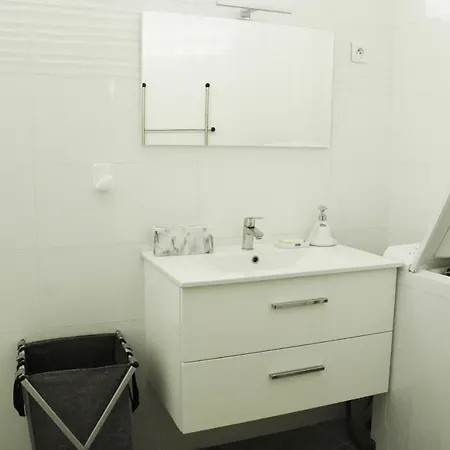 Design Apartment For 4 People In Antibes By Weekome 昂蒂布